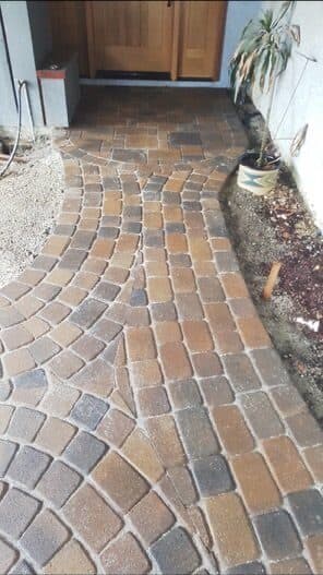 Fan-pattern paver runner sidewalk in Clairemont