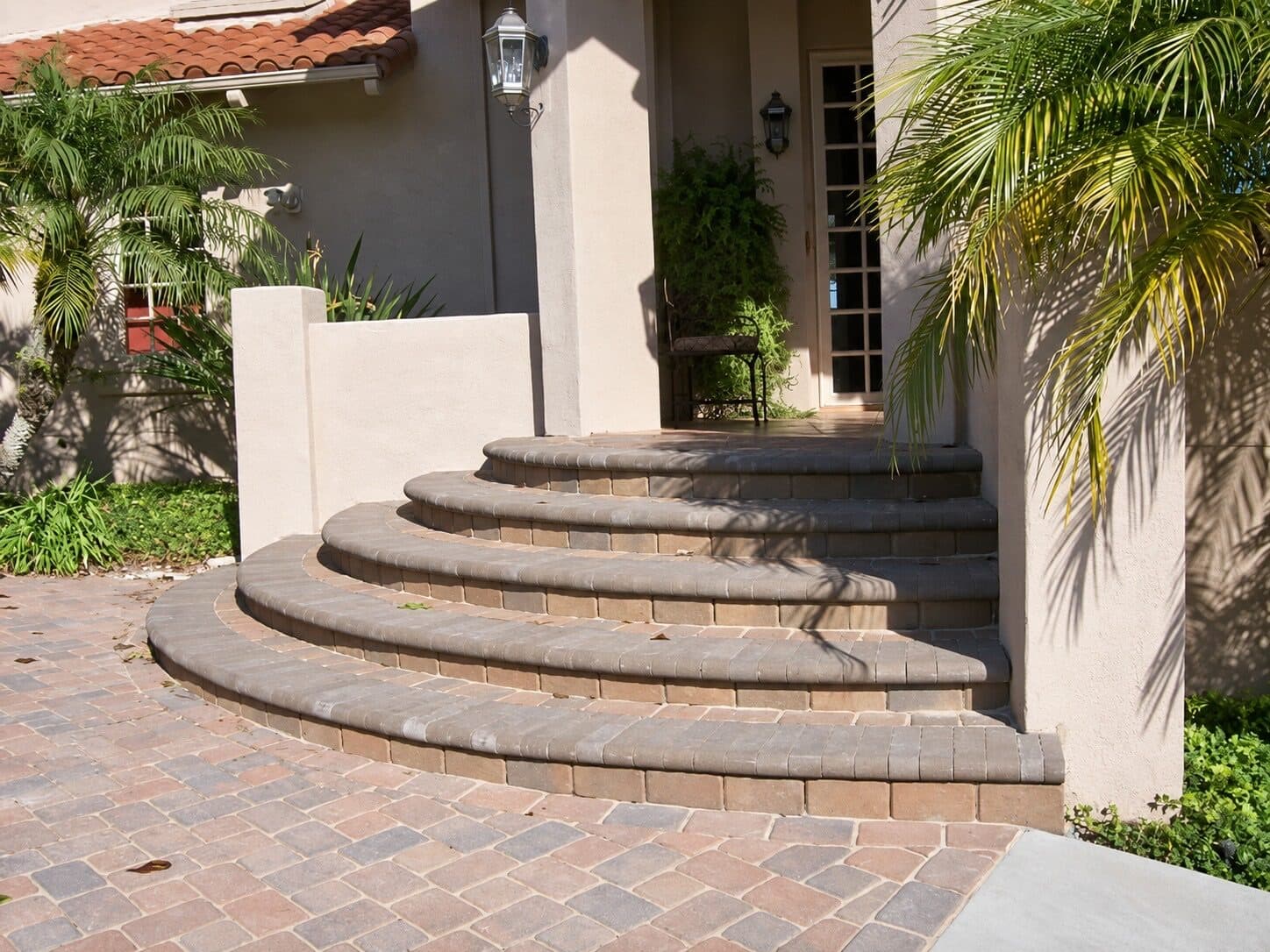 Curved entry steps