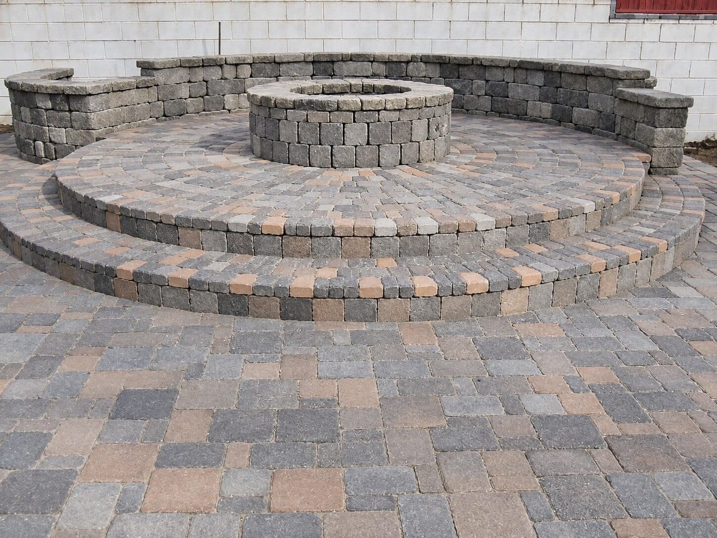 Raised firepit patio